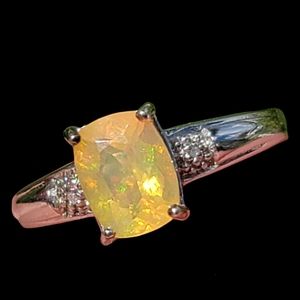 9K White Gold Opal Gemstone Ring 7.5